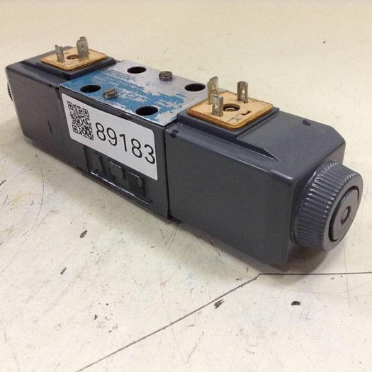 Used VICKERS Directional Valve DG4V-3-6C-M-U-HL7-60 Used