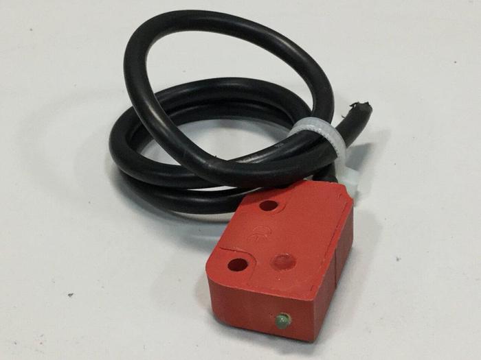 Used IDEM SAFETY SWITCHES Coded Miniature Switch 114113 #103713