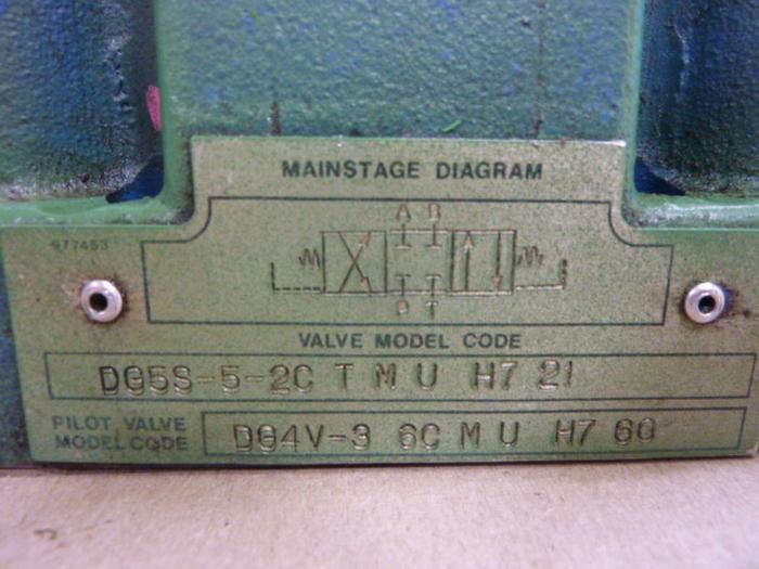 Used VICKERS Directional Valve DG4V-3-6C-M-U-H7-60 Used