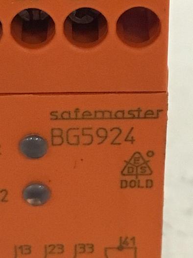 Used SAFEMASTER Safety Relay BG5924 #138350