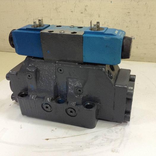 Used VICKERS Valve DG4V-3-6C-M-U-HL7-60 Used