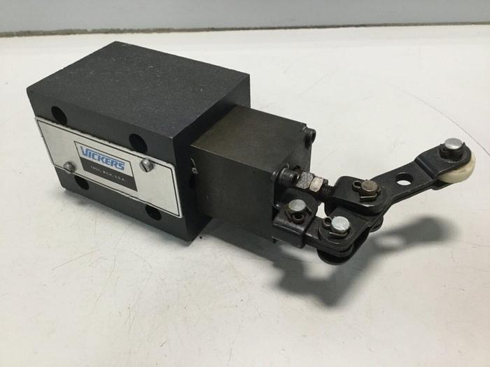 Used VICKERS Valve DG20S4 012F 50 S553 #110500