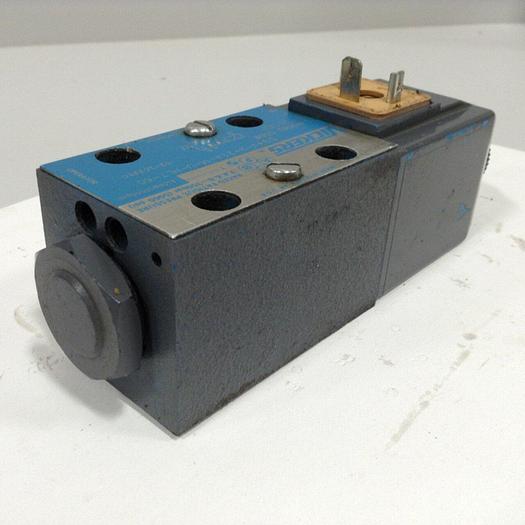 Used VICKERS Directional Hydraulic Valve DG4V322AMUHL760 #89876