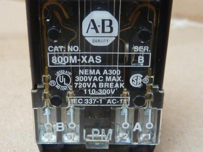 Used ALLEN BRADLEY Selector Switch 800MR-JX2K #38170
