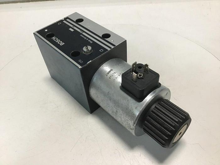 Used BOSCH Hydraulic Valve 0 810 001 825 #113004