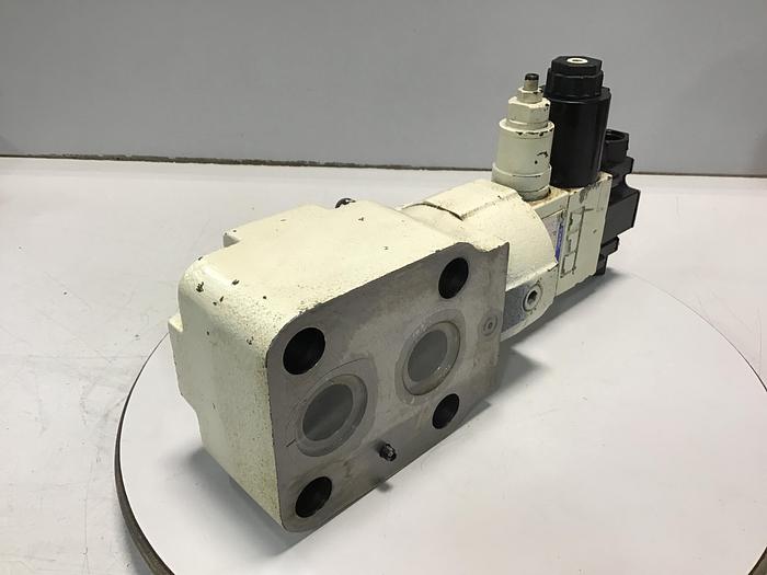 Used TOKIMEC Valve DG4V-3-0B-M-P7-H-7-52-P12 Used #145654