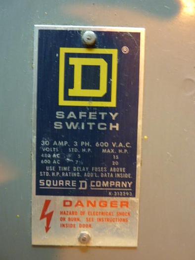 Used SQUARE D 30 Amp Safety Disconnect Switch H361 E1 Used