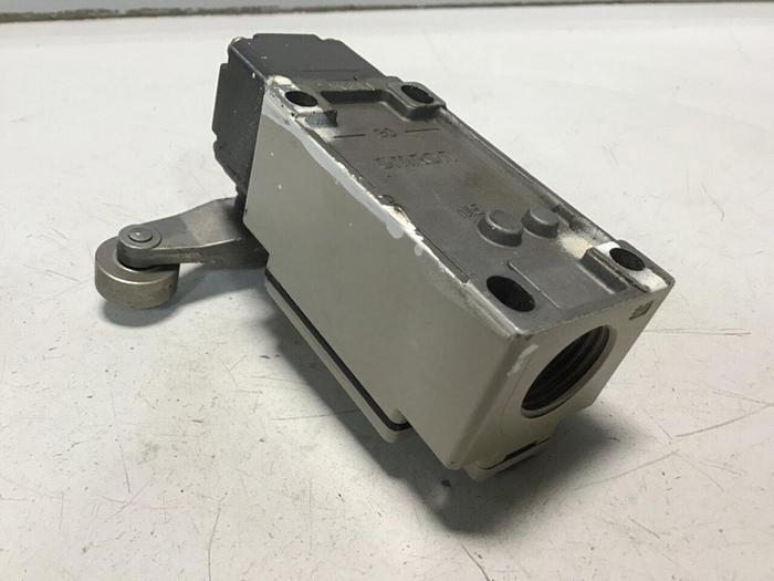 Used OMRON Limit Switch D4B-2115N-R #121507