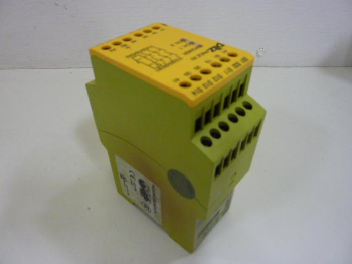 Used PILZ Safety Relay PNOZX324VAC24VDC3N/O1N/C1SO #61939