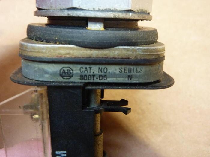 Used ALLEN BRADLEY Push Button 800T-D6 RED #38200