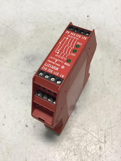 Used ALLEN BRADLEY Guardmaster Safety Relay 440R-N23126 SER C #140076