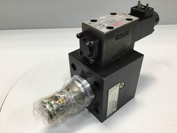 Used MOOG Valve CCE25A6RH1X06P15B12 #98342