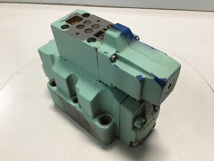 Used VICKERS Valve DG3V72AE10JASM01Z Used #111784