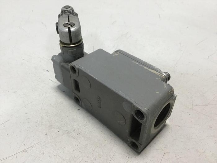 Used OMRON Limit Switch WLCA2-2 USED