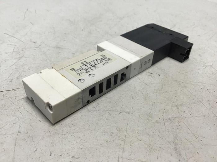 Used KOGANEI Solenoid Valve F10T2-CPL3 #122324