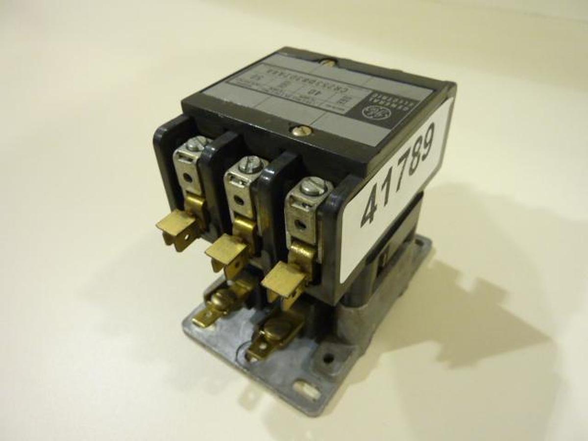 Used GENERAL ELECTRIC / GE Contactor CR253DB302AAA Used