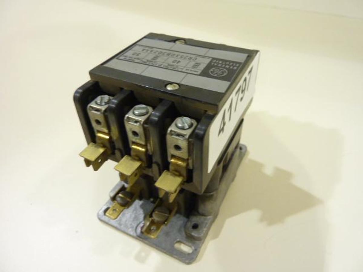 Used GENERAL ELECTRIC / GE Contactor CR253DB302AAA Used