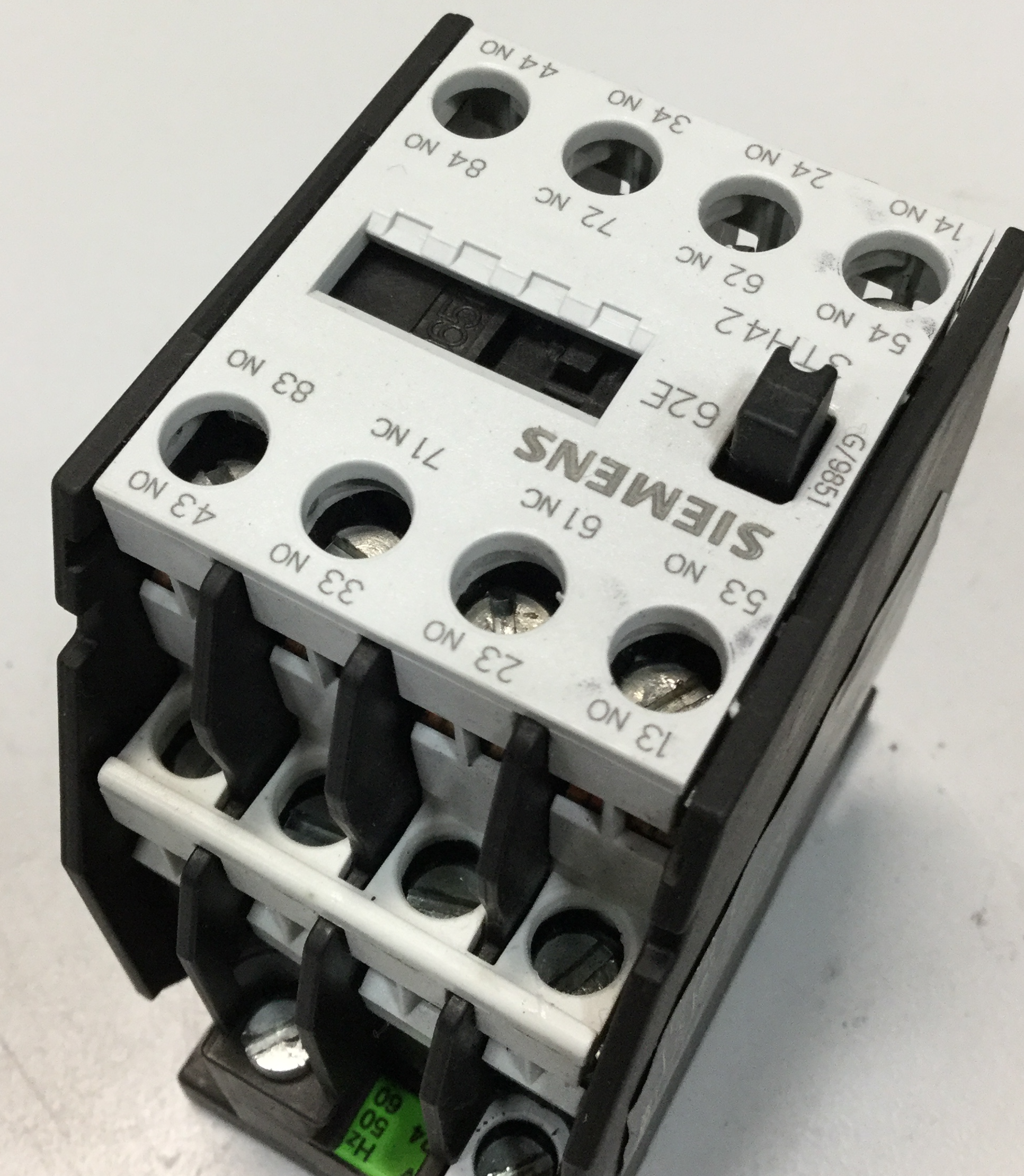 Used SIEMENS Contactor Relay 3TH4262-0A USED