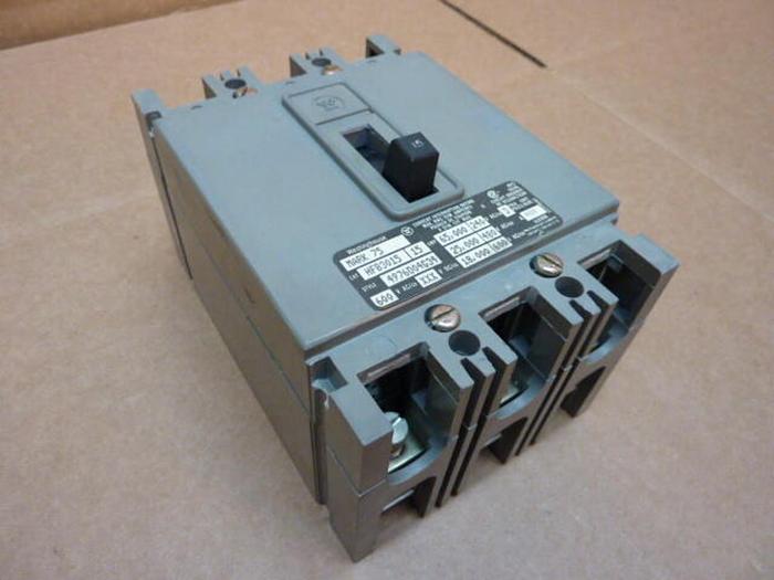 Used WESTINGHOUSE 15 Amp Circuit Breaker HFB3015 #27806