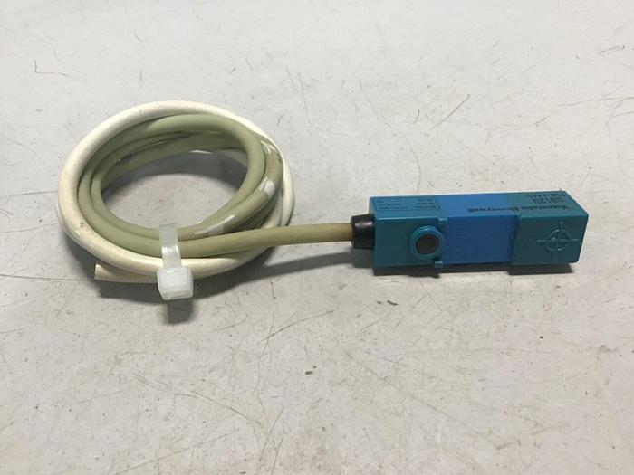 Used YAMATAKE Proximity Switch FL2-4A6S #128227