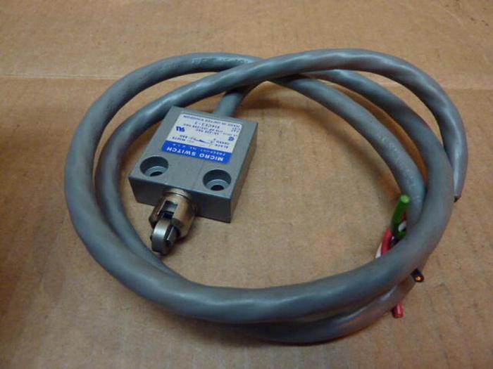 Used CUTLER HAMMER Limit Switch 914CE3-3 #26302