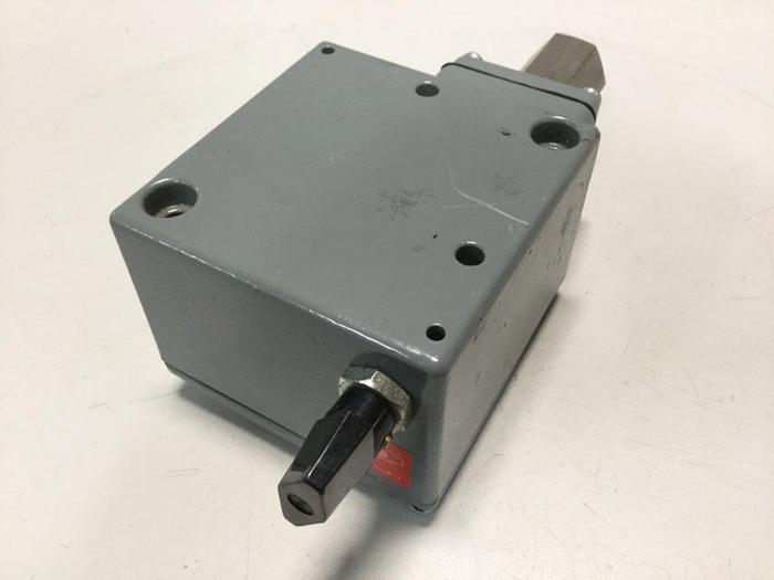 Used SQUARE D Pressure Switch Control GFW-2 #110903