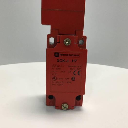Used TELEMECANIQUE Limit Switch XCK-J-H7 #94355