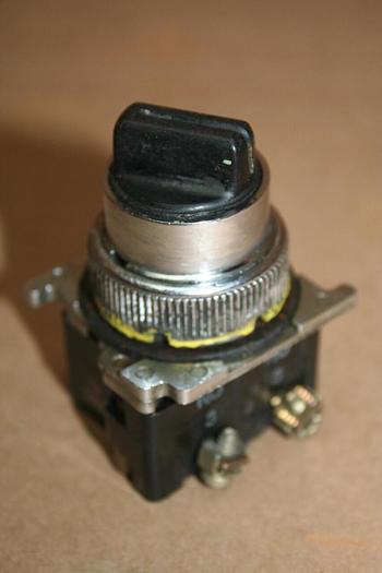 Used CUTLER HAMMER Selector Switch 10250T #20023