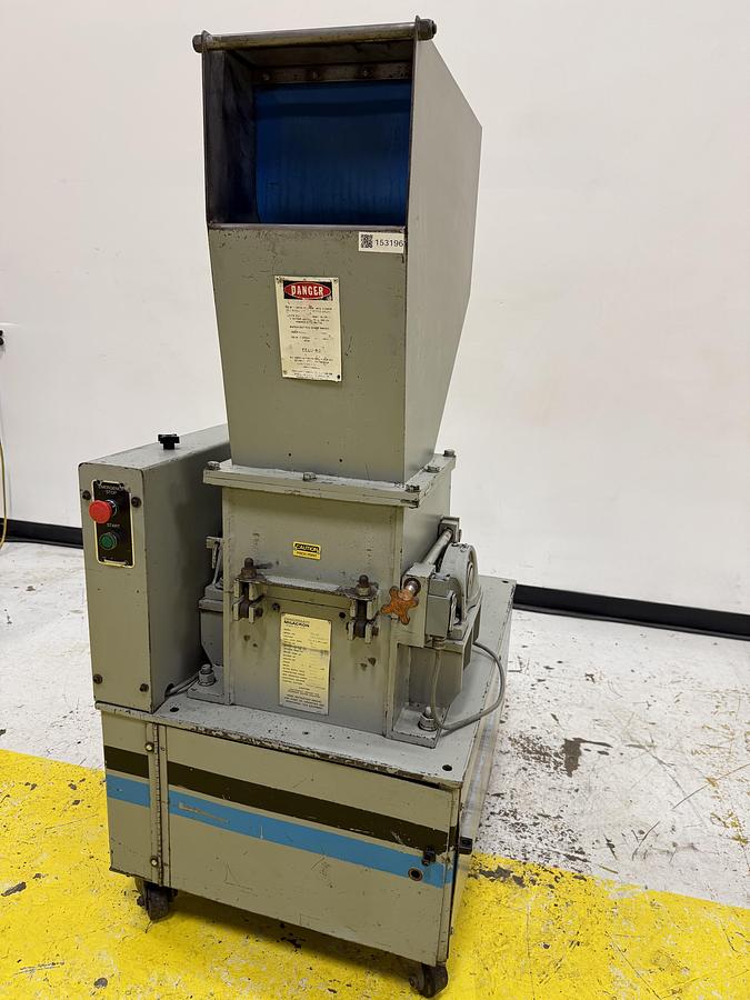 Used DNL / NOT CLEANED CINCINNATI MILACRON GRINDER CMS 912