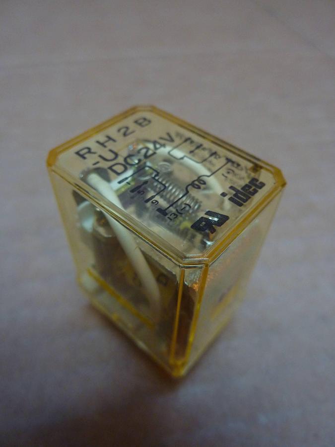 Used IDEC Relay RH2B-U Used