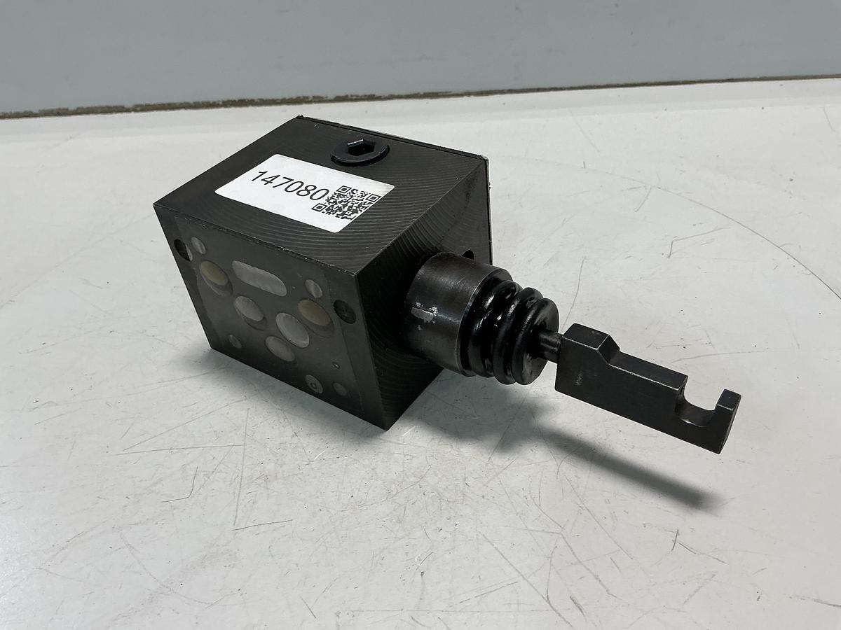 Used PARKER D3T1H21X4544 Valve Used #147080