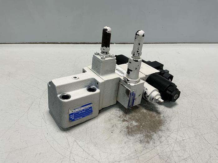 Used TOKIMEC DG4VS-30C-M-P7-H-7-P12-52