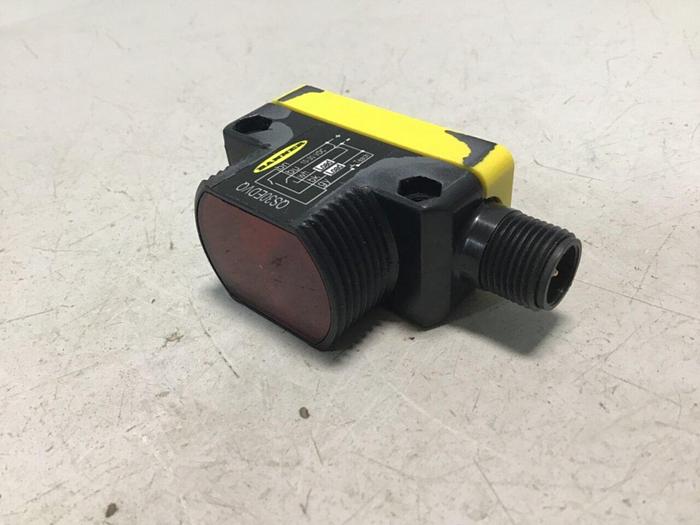 Used BANNER ENGINEERING Photoelectronic Sensor QS30EDVQ #117135