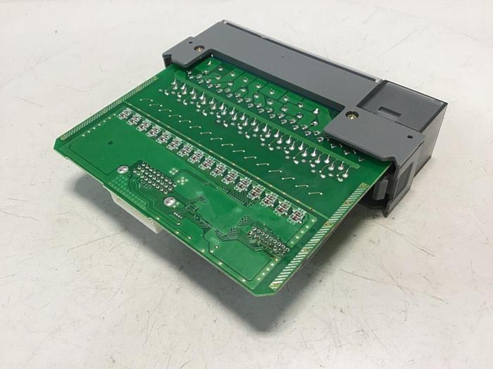 Used ALLEN BRADLEY Input Module 1746-IV16 SER C Used