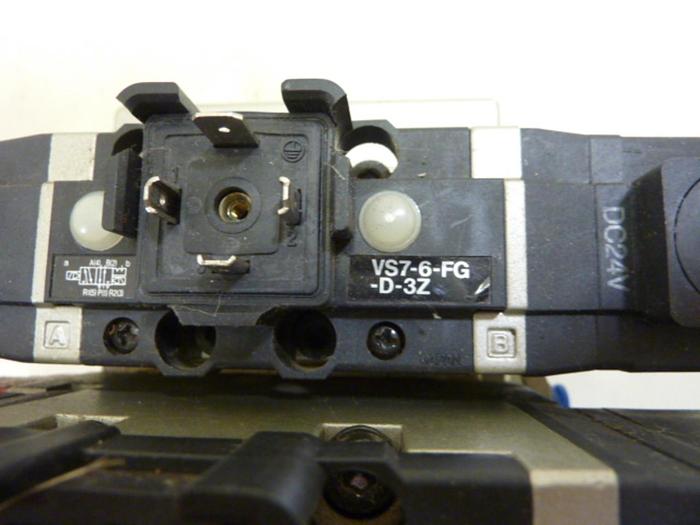 Used SMC Control Block w/ Valves VS7-6-FG-S-3 #60106