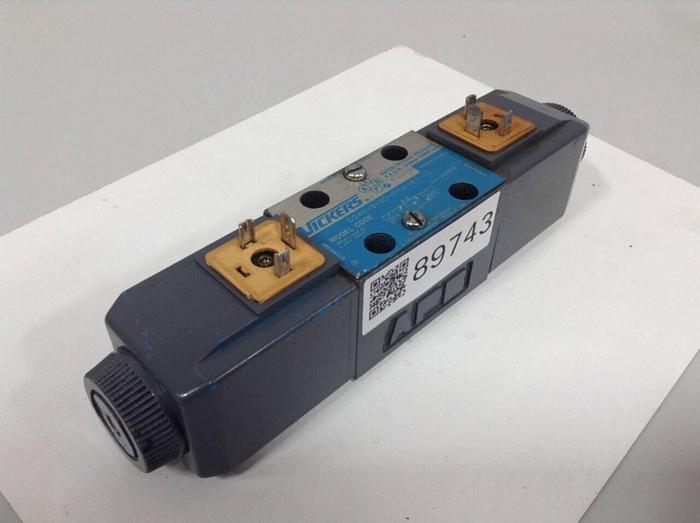 Used VICKERS Directional Valve DG4V-3-6C-M-U-HL7-60 Used