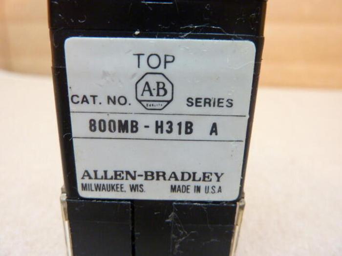 Used ALLEN BRADLEY Selector Switch 800MB-H31B SER A #38124