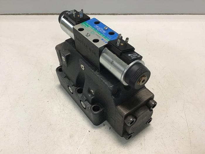 Used VICKERS Valve DG4V3S6CMUHL760EN490B13 #137993