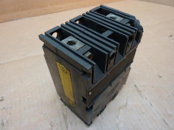 Used SQUARE D 15 Amp Circuit Breaker KF-513 (ISSUE) #28447
