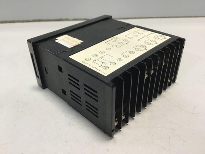 Used BARBER COLMAN Temp Control MBEA-02200-000-8-00 USED