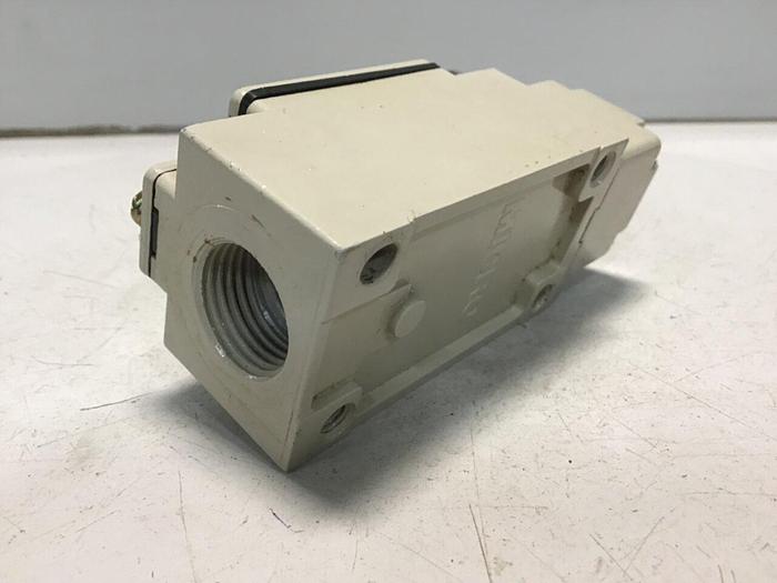 Used YAMATAKE Limit Switch LJA10-11A21N-003 #121732