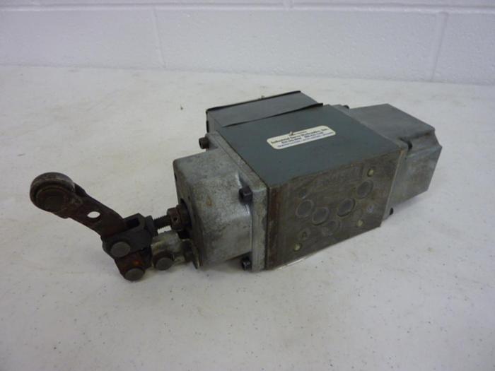 Used MANNESMANN REXROTH Solenoid Valve 54WMRC10X7031YAW #54216