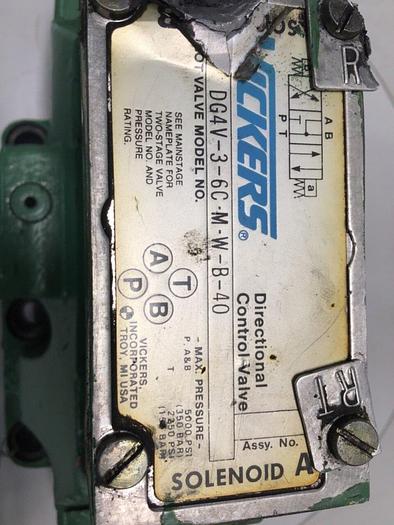 Used VICKERS Directional Control Valve DG4V-3-6C-M-W-B-40 #144656