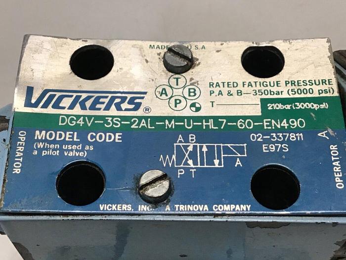 Used VICKERS Directional Valve DG4V-3S-2AL-M-U-HL7-60-EN490 #114959