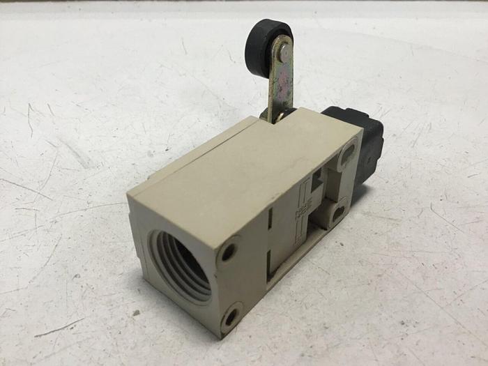 Used OMRON Limit Switch D4D-2120 #121962