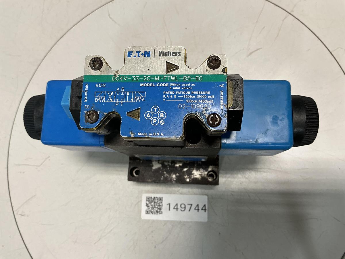 Used VICKERS DG4V-3S-2C-M-FTWL-B5-60