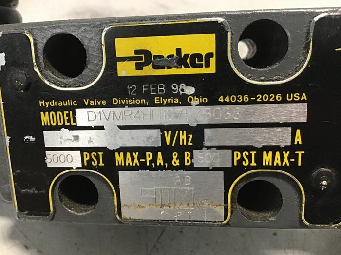 Used PARKER Directional Control Valve D1VMR4HN1075XB038 #143793