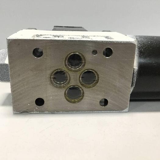 Used TOKIMEC Directional Control Valve DG4V-3-2AL-M-P7-H-7-52 #95533