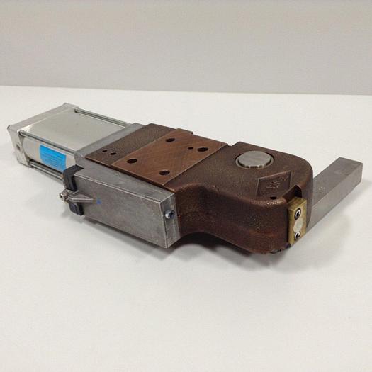 Used DESTACO Clamp 82G6N-632C903-05190A #90110