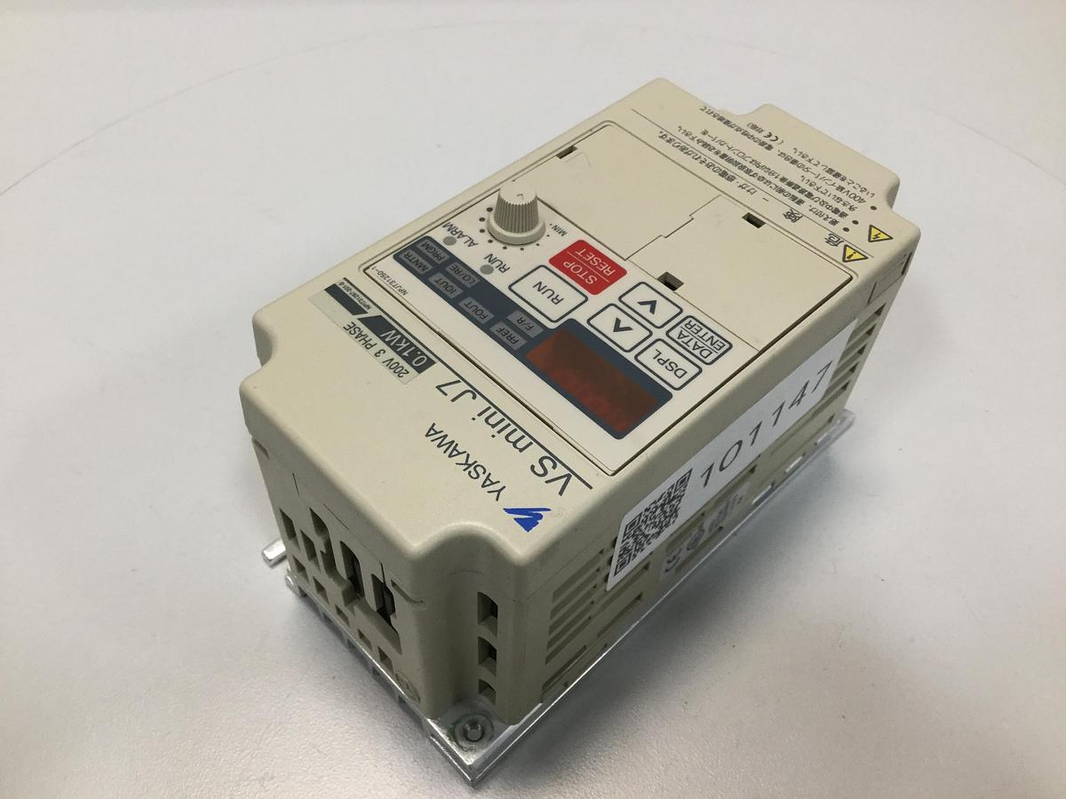 Used YASKAWA VS Mini J7 Inverter CIMR-J7AA20P1 USED